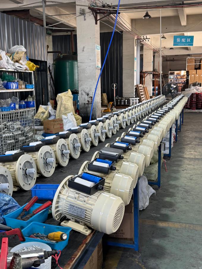 50Hz 60Hz Αδιάβροχος 0.09kw 0.12Hp Τετράπολος Ασύγχρονος Ηλεκτρικός Κινητήρας 380V 1500RPM Τριφασικός Κλειστού Τύπου 220V Εναλλασσόμενης Τάσης 1